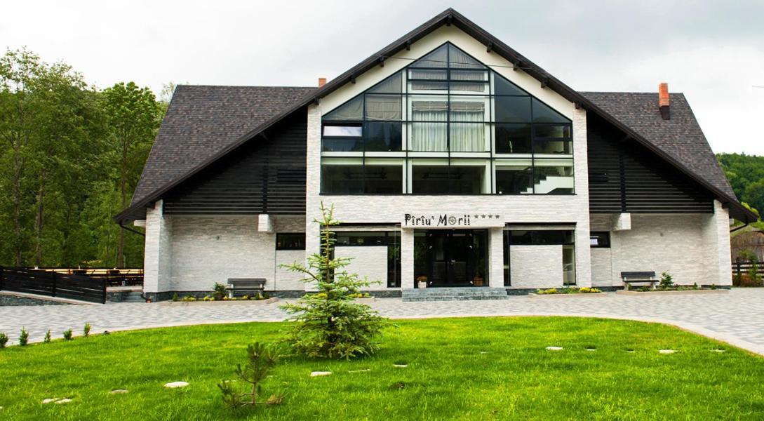 Pension Piriu' Morii Gura Humorului Buitenkant foto